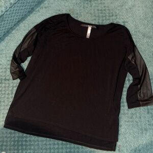 Kensie medium quarter sleeved black scoop neck top